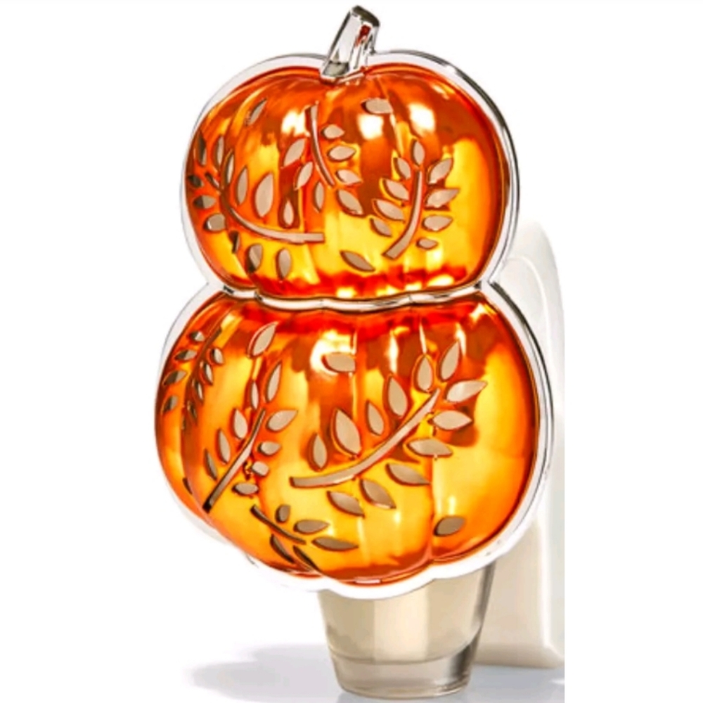 Bath and Body Works Pumpkin & Leaves Wallflower Plug